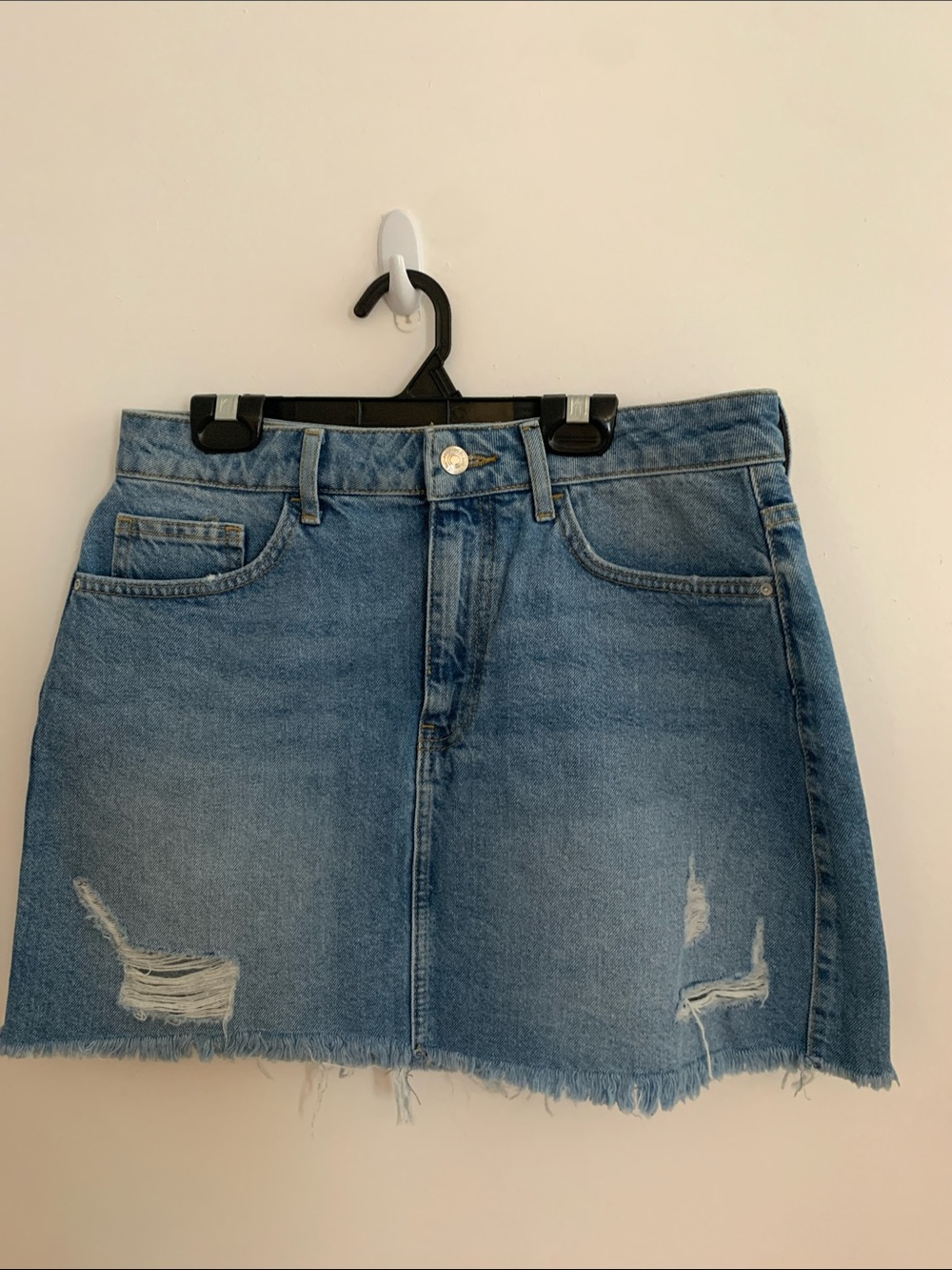 [L] F21 Distressed Denim Mini Skirt